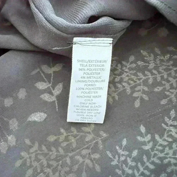 NWT Ann Taylor Loft Black Metallic Floral Ruffle Off the Shoulder Top Blouse S - Picture 8 of 9